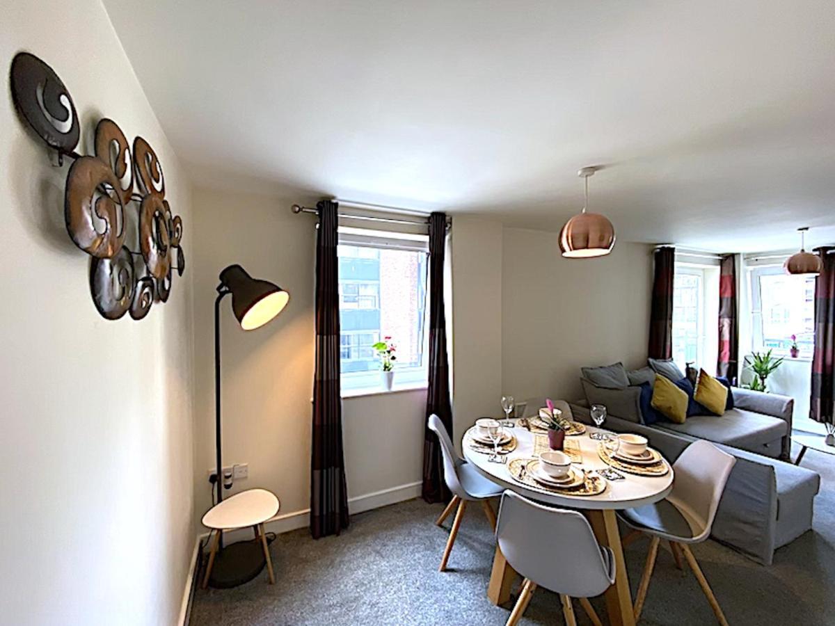 سوثامبتون Stylish Two Bed City Apartment With Secure Parking المظهر الخارجي الصورة